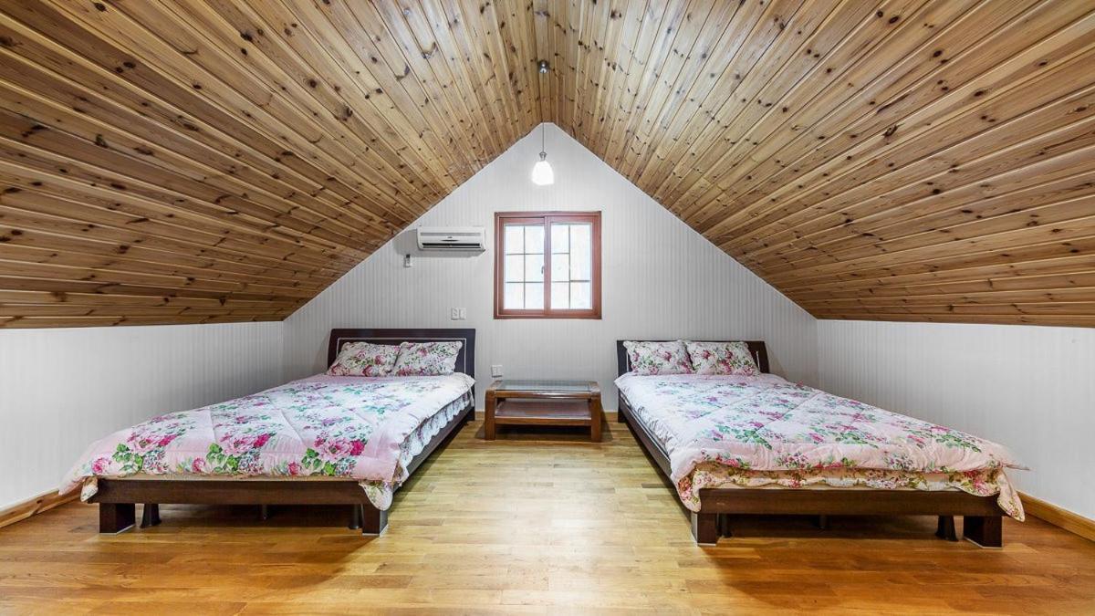 Yangyang Hwansangeui Seong Pension Chambre photo